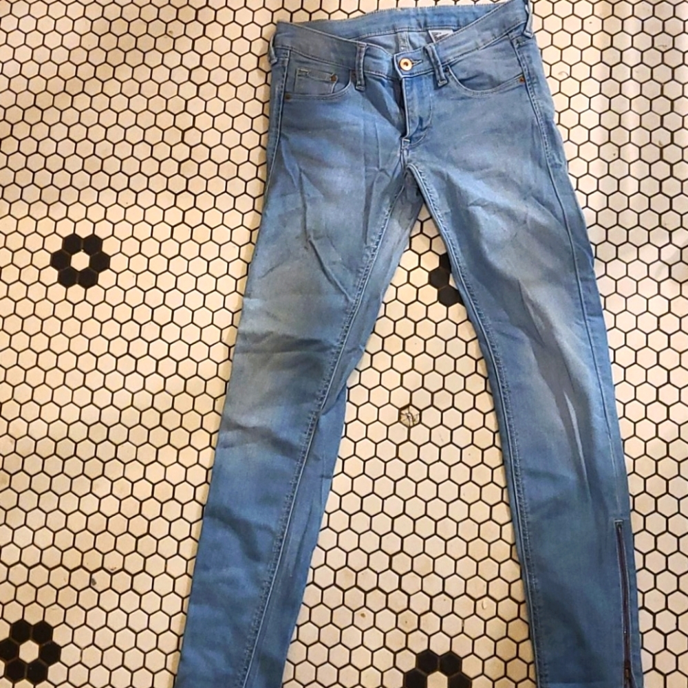 Jeans HM size 26. Skinny low waste ankle